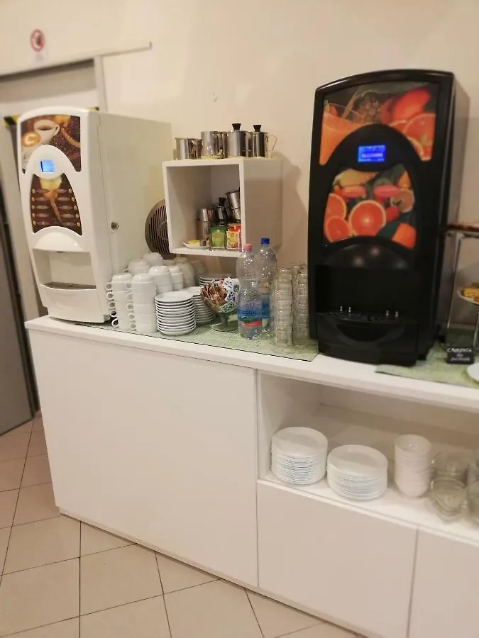 Hotel 21 Риччоне 2*,